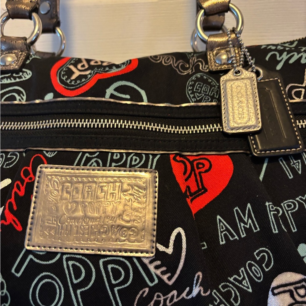 Coach Poppy G1020-16052 Large Glam Graffiti Print Tote Bag in EUC - Picture 2 of 15